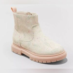 Cat & Jack‎ floral boots size 5